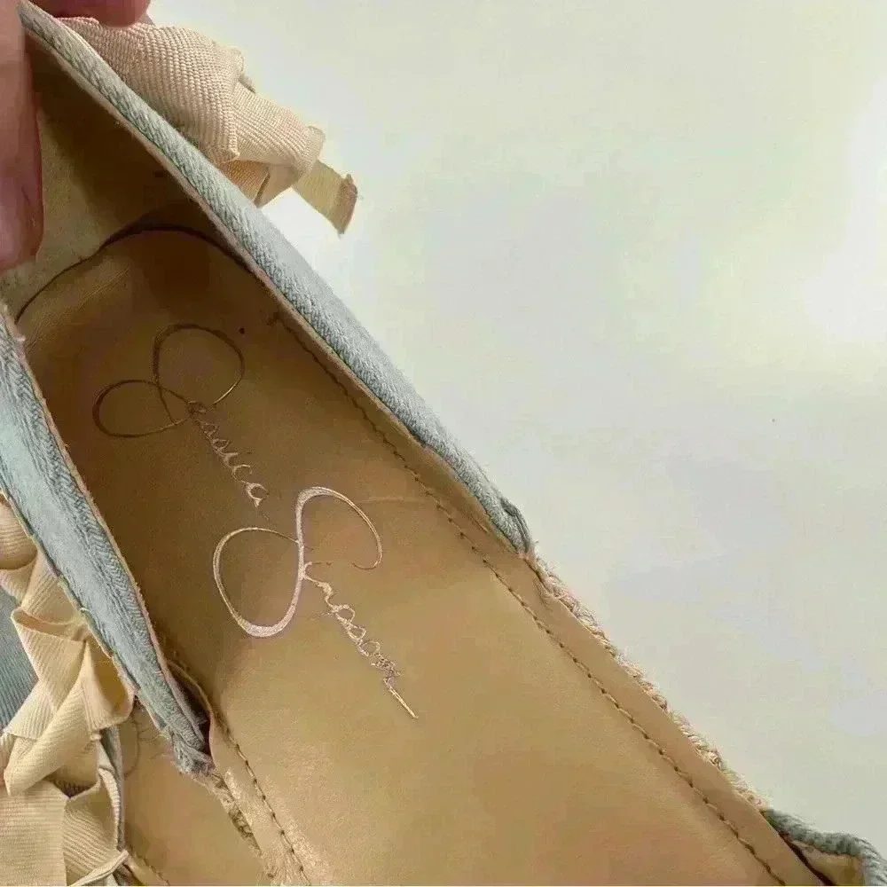 Jessica Simpson Flippo flats size 8.5 38.5 denim floral embroidered espadrilles